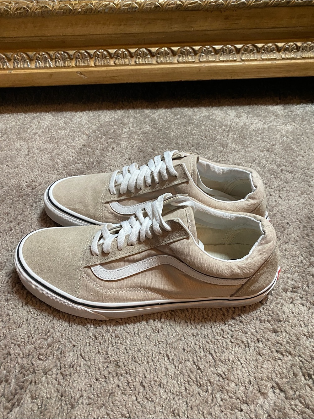 Vans OldSkool Low suede Sk8 Sneakers in Beige with White Stripe SZ 10